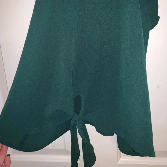 🌟Emerald Blouse 🌟 - Picture 2 of 5